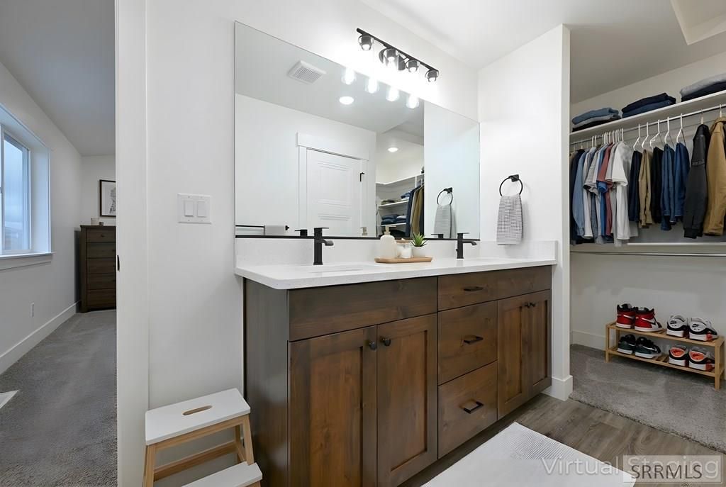 Image 15 of property listing at 4612 Lanai Court, Ammon, ID 83406