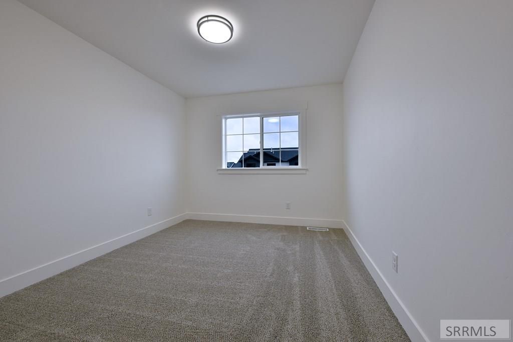 Image 20 of property listing at 4612 Lanai Court, Ammon, ID 83406