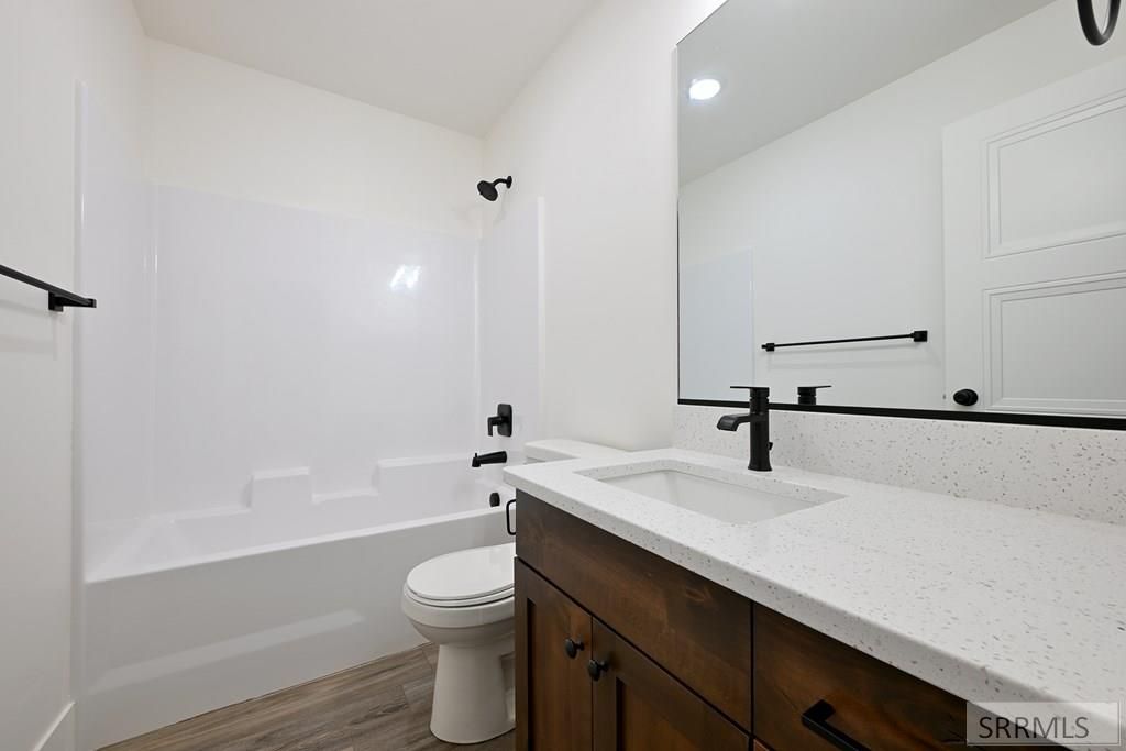 Image 24 of property listing at 4612 Lanai Court, Ammon, ID 83406