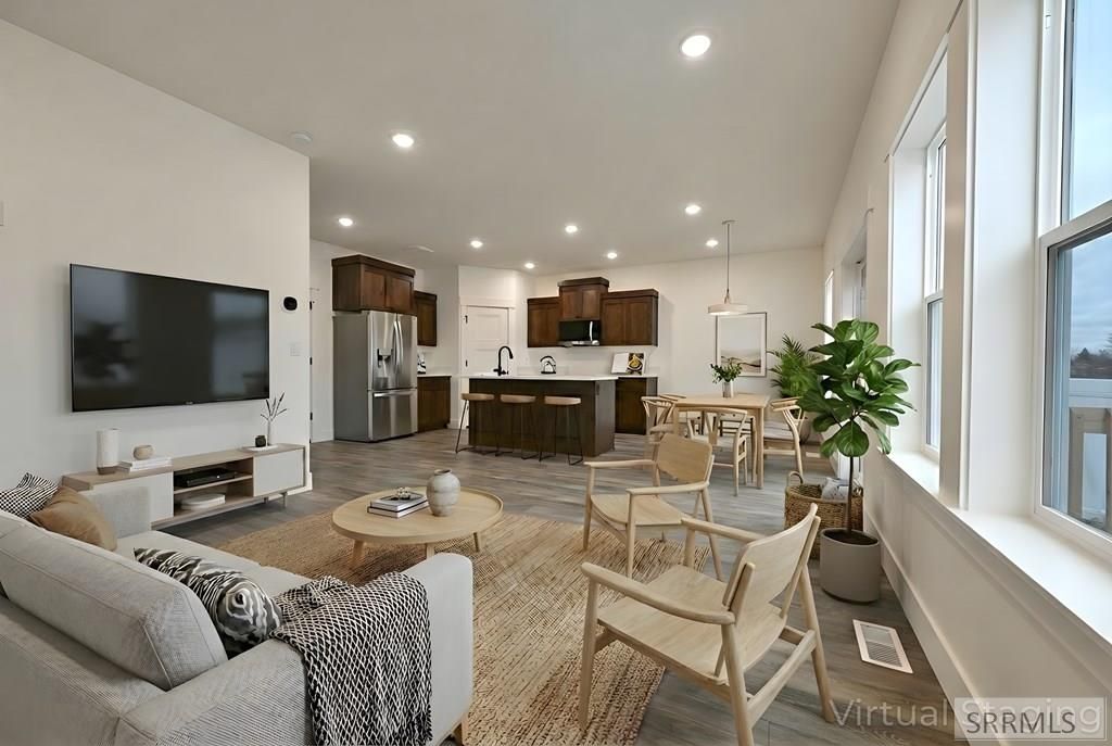 Image 4 of property listing at 4612 Lanai Court, Ammon, ID 83406