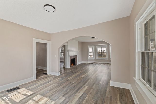 320 Lockerbie Street, Mooresville, IN 46158