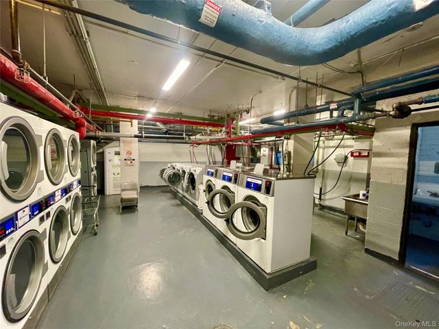 35-31 85 Street 8L, Jackson Heights, NY 11372