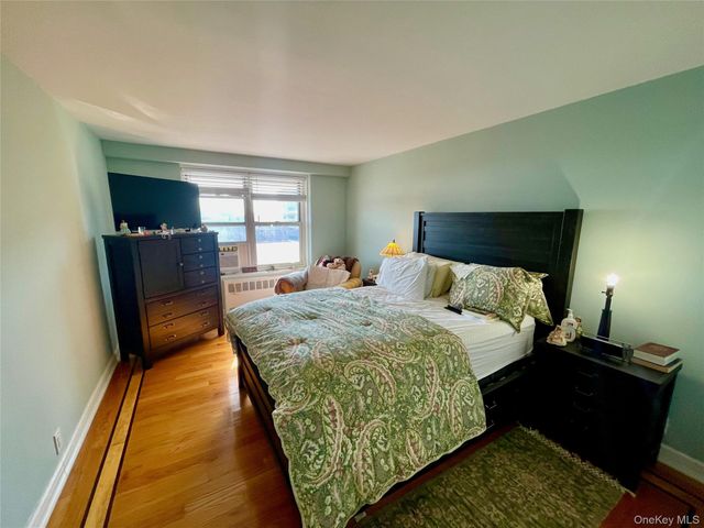 35-31 85 Street 8L, Jackson Heights, NY 11372