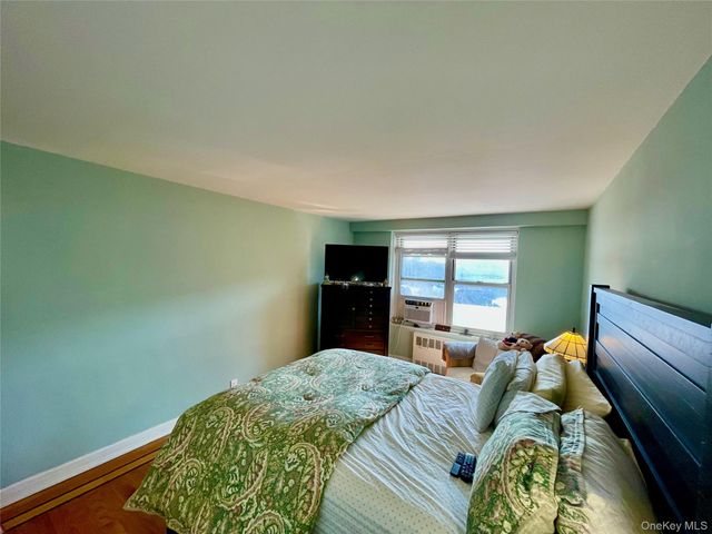 35-31 85 Street 8L, Jackson Heights, NY 11372