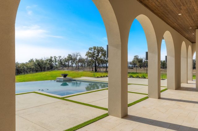 10717 Arrowhead Point Drive, Fort Worth, TX 76179