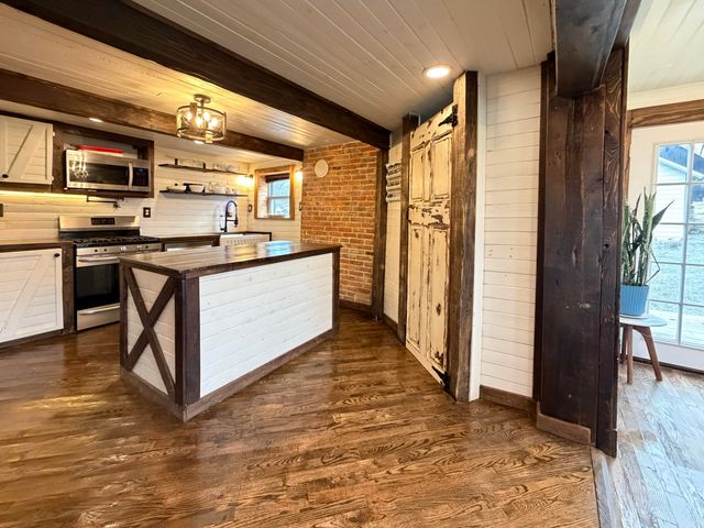 2100 Stoner-Ephesus Road, Winchester, KY 40391