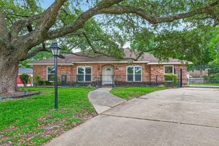 2003 Point Clear Court, Missouri City, TX 77459