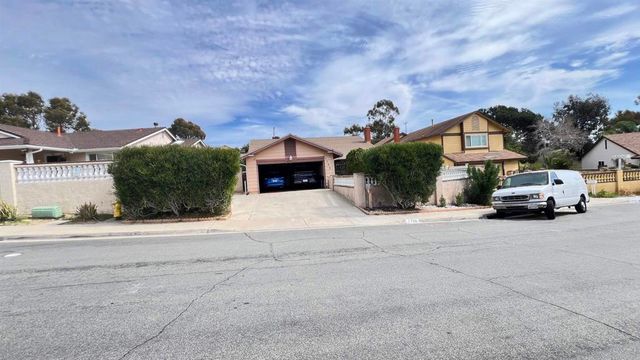 1735 Plaza Crest Ridge Road, San Diego, CA 92114