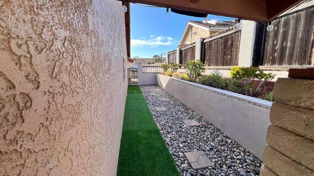 1735 Plaza Crest Ridge Road, San Diego, CA 92114