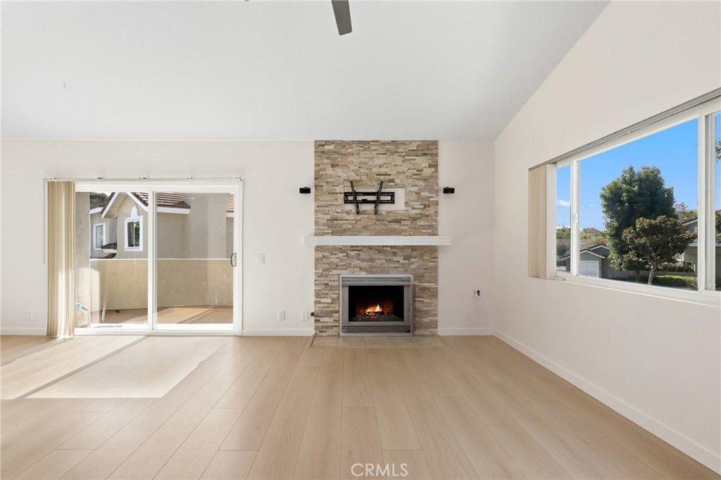 549 N Springbrook N, Irvine, CA 92614 — photo 4