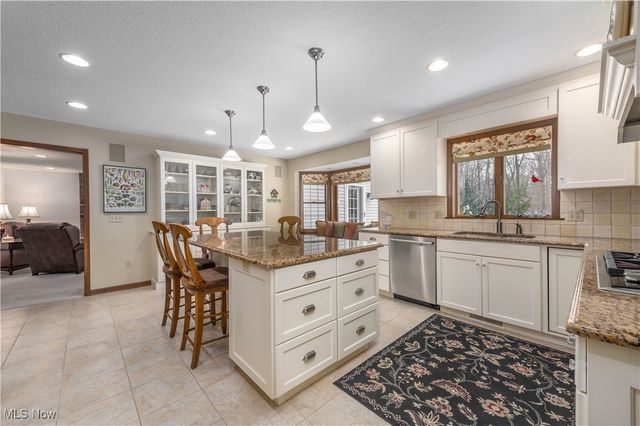 6860 Cliffside Drive, Vermilion, OH 44089