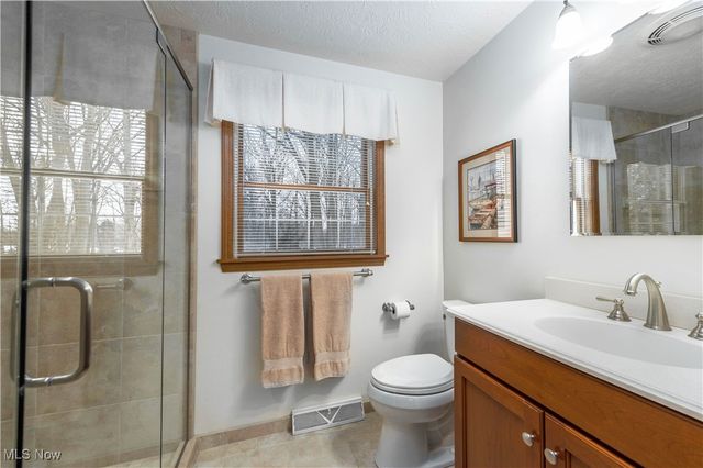 6860 Cliffside Drive, Vermilion, OH 44089