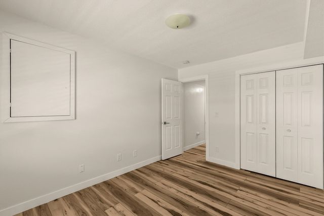 7815 Douglas Avenue 305, Urbandale, IA 50322