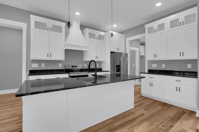 153 Dogwood Trl, Estill Springs, TN 37330