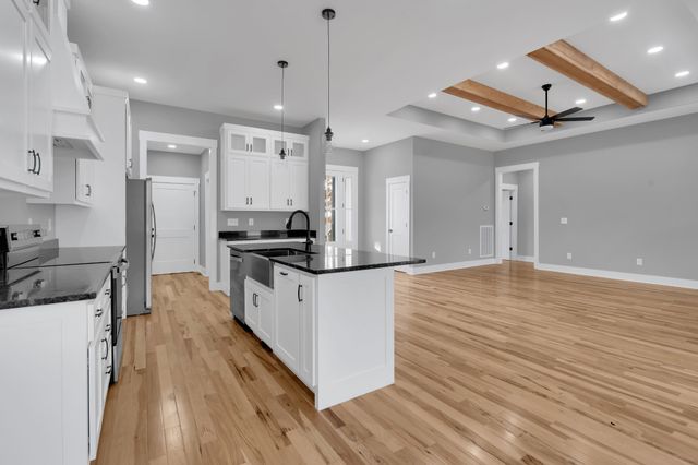 153 Dogwood Trl, Estill Springs, TN 37330