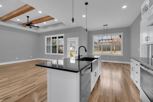 153 Dogwood Trl, Estill Springs, TN 37330