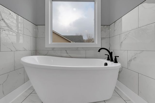 153 Dogwood Trl, Estill Springs, TN 37330