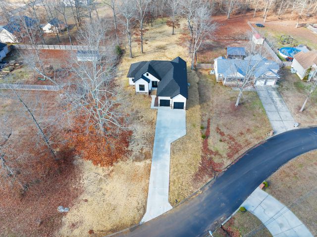 153 Dogwood Trl, Estill Springs, TN 37330