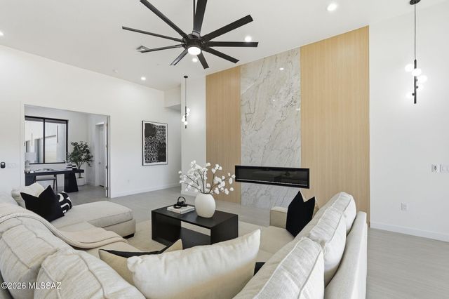 2537 N Lloyd Bush Drive, Tucson, AZ 85745