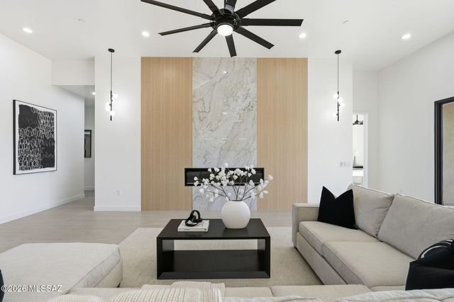 2537 N Lloyd Bush Drive, Tucson, AZ 85745