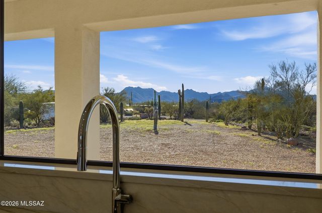 2537 N Lloyd Bush Drive, Tucson, AZ 85745