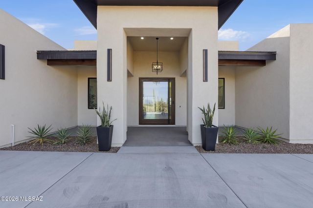 2537 N Lloyd Bush Drive, Tucson, AZ 85745