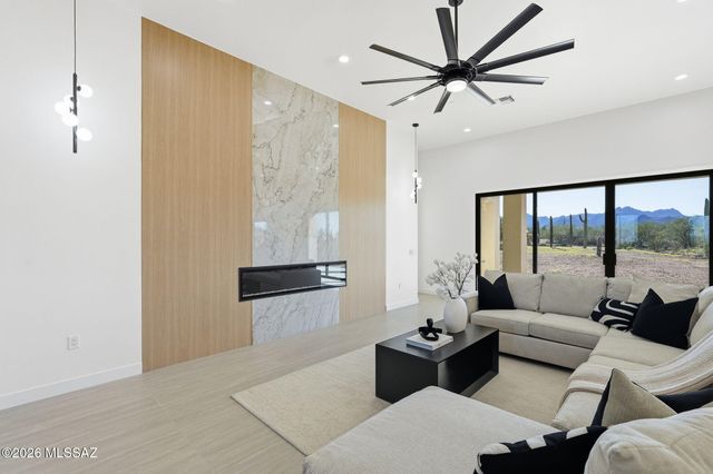 2537 N Lloyd Bush Drive, Tucson, AZ 85745