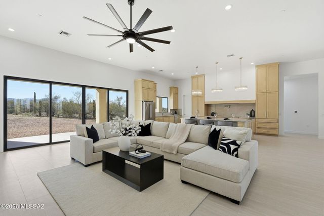 2537 N Lloyd Bush Drive, Tucson, AZ 85745