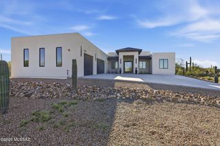 2537 N Lloyd Bush Drive, Tucson, AZ 85745