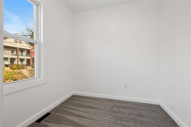 221 Bonvue St, Observatory Hill, PA 15214