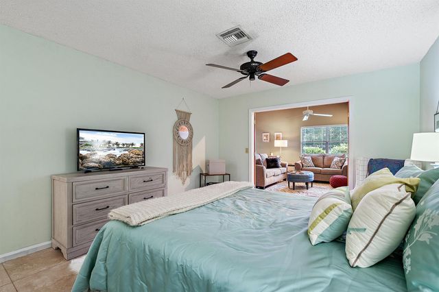 500 Oak Shadow Way, Wellington, FL 33414