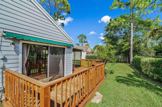 500 Oak Shadow Way, Wellington, FL 33414