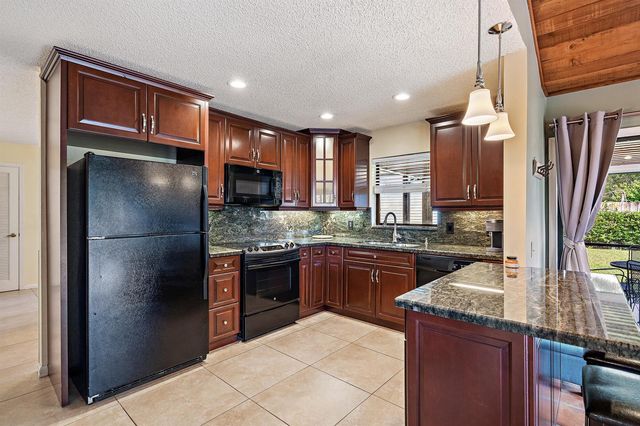 500 Oak Shadow Way, Wellington, FL 33414