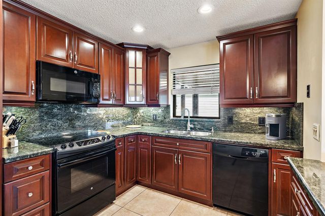 500 Oak Shadow Way, Wellington, FL 33414