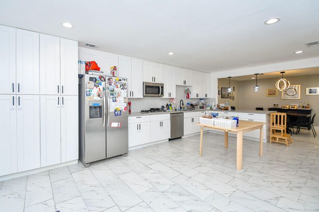 7518 Teal Run Drive, Houston, TX 77071
