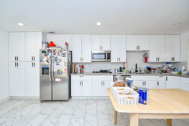 7518 Teal Run Drive, Houston, TX 77071