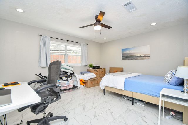 7518 Teal Run Drive, Houston, TX 77071