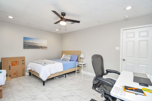 7518 Teal Run Drive, Houston, TX 77071