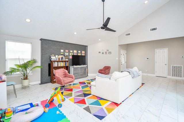 7518 Teal Run Drive, Houston, TX 77071