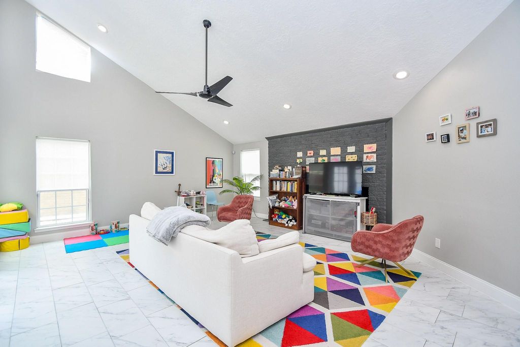 7518 Teal Run Drive, Houston, TX 77071