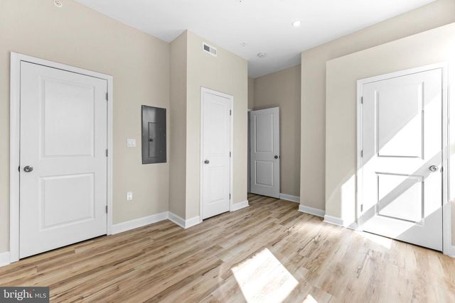 1927 SAINT PAUL ST, Baltimore, MD 21218