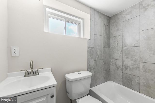 1927 SAINT PAUL ST, Baltimore, MD 21218