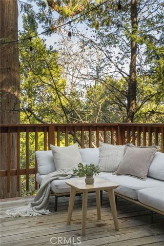 863 Nadelhorn Drive, Lake Arrowhead, CA 92352