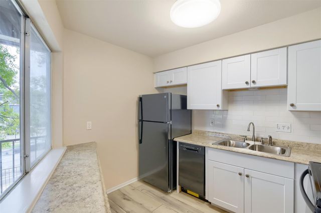 1840 Burton DR 144, Austin, TX 78741