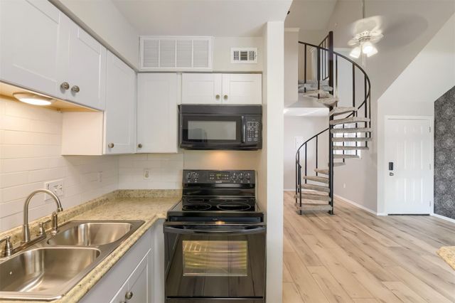 1840 Burton DR 144, Austin, TX 78741