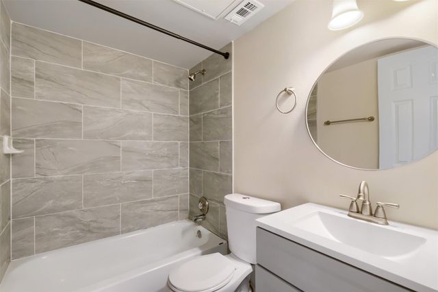 1840 Burton DR 144, Austin, TX 78741