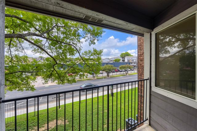 1840 Burton DR 144, Austin, TX 78741