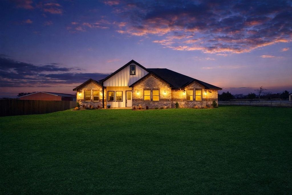 2448 Private Road 1169 Road, Farmersville, TX 75442