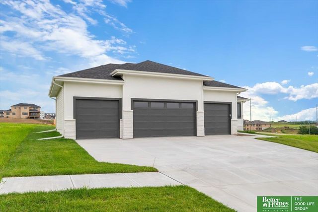 5725 197th Avenue, Elkhorn, NE 68022