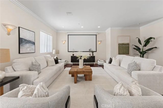 1118 S 6th Ave, Arcadia, CA 91006